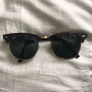 Clubmaster Ray-Bans in tortoise